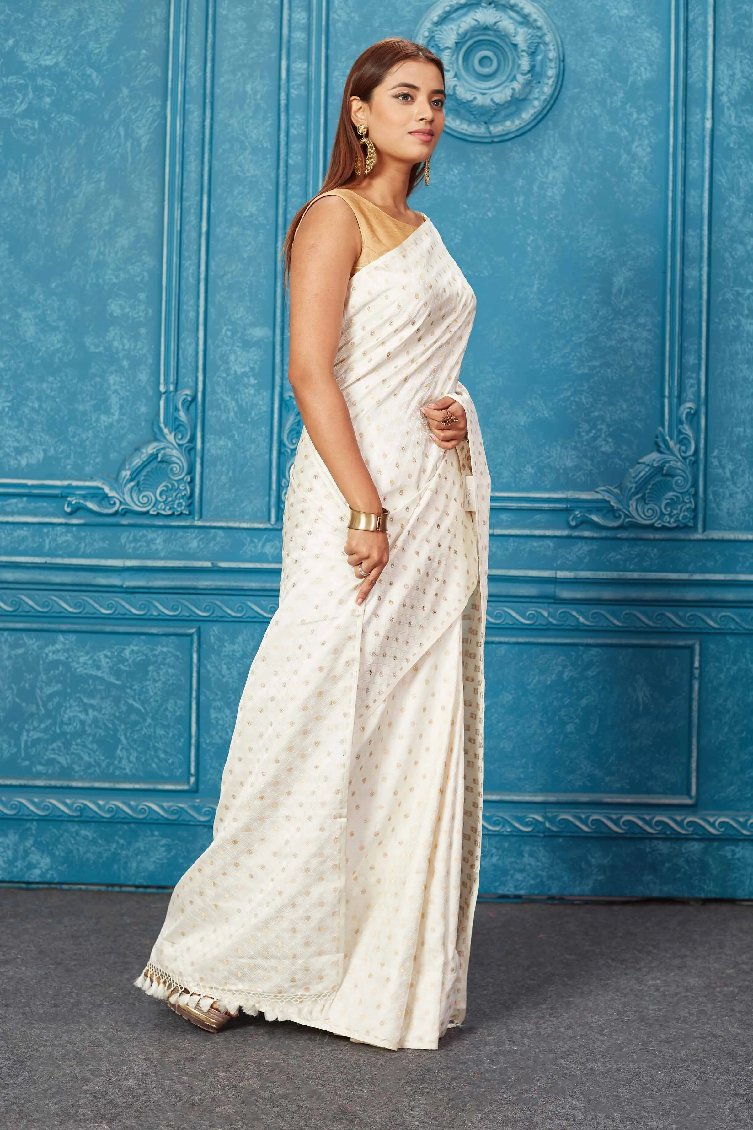91A257 White Banarasi Silk Saree with Overall Buta