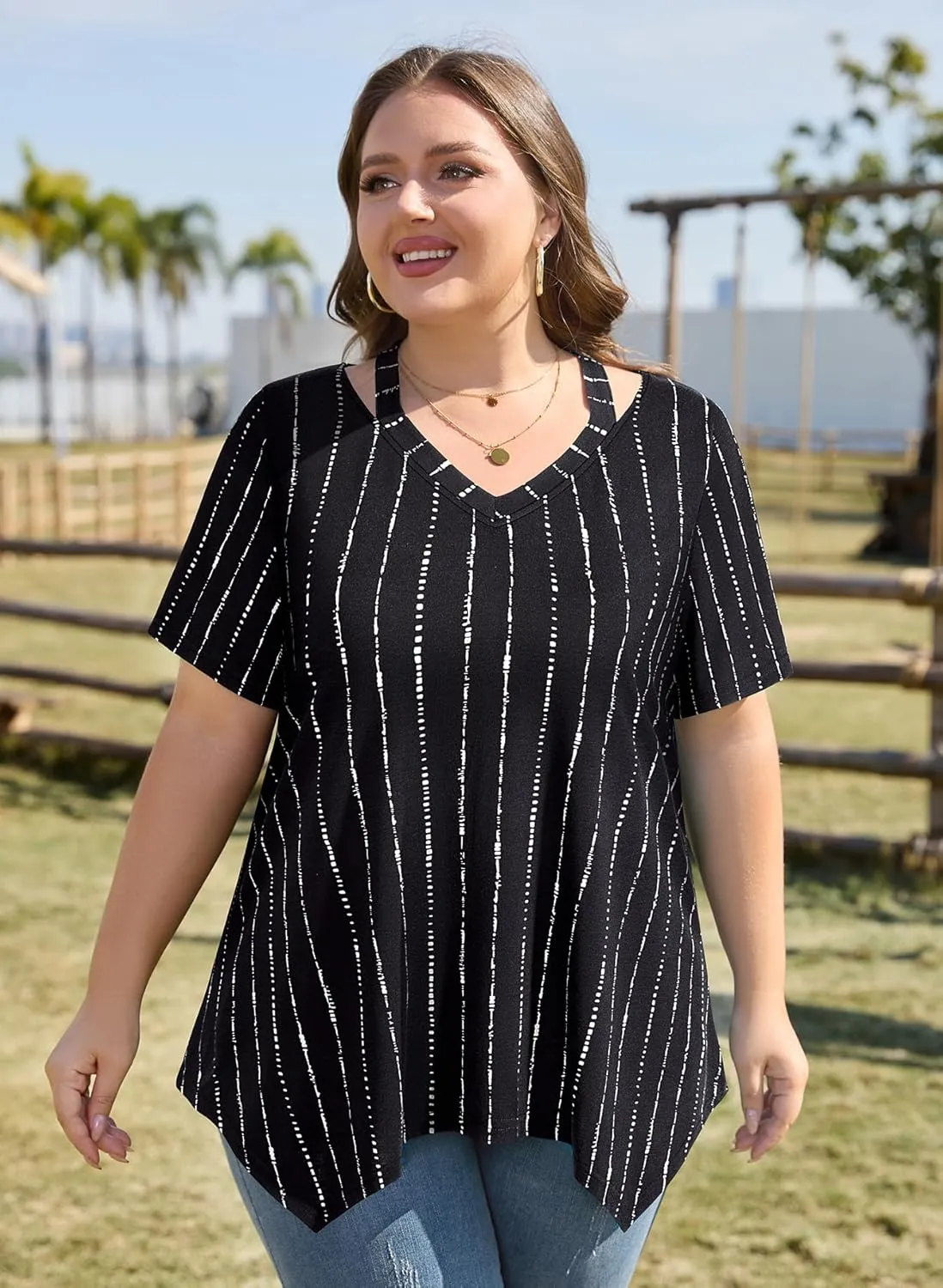 Amrto Women Plus Size Tops Cut Out V Neck 3/4 Sleeve Blouses Dressy Casual Tunic Tops to Wear with Leggings