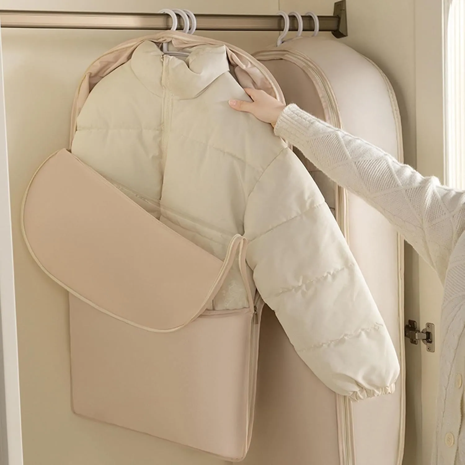 Space Saving Hanging Garment Bag, Down Jacket Protector, Space Saving Hanging Garment Bag with Self Compression Zipper, Winter Coat Storage for Home, Clothes, Down Jackets & Bedding (Grey, M)